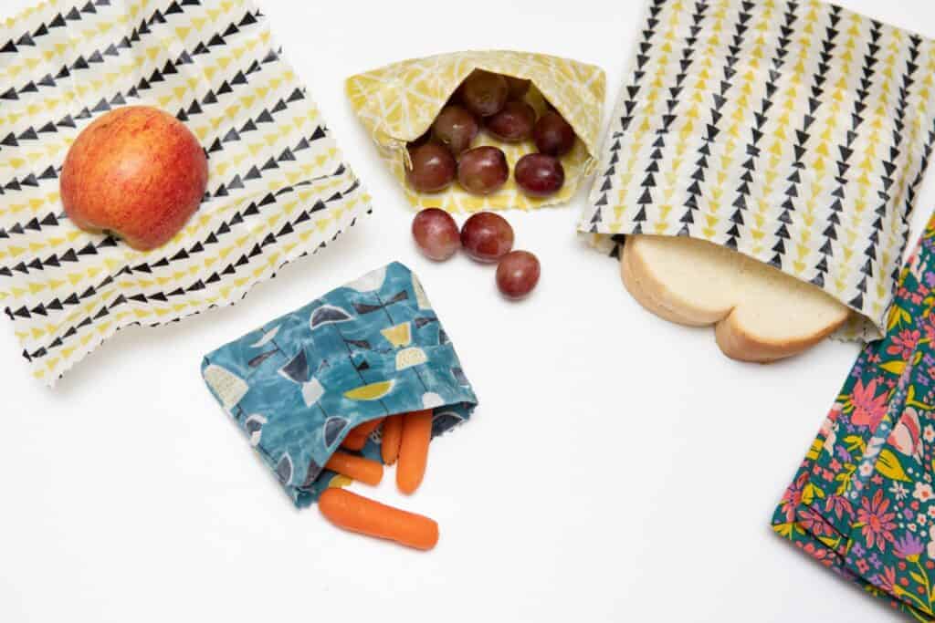 How to sew reusable fabric sandwich and snack bags - Merriment Design