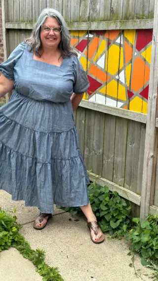 🧵👗✨ I think sewists are natural rule-breakers. Or maybe we’re just a bunch of utterly practical AND creative people, and that shows up in our hacks. 

Let’s take a closer look at Erin’s recent #Saltwhistledress and discuss her 3 practical and creative additions:

Straight hem
Ruffled tiers
Pockets!

How to do these little modifications?

1. Draw a straight line under the pattern’s original scallop hem for a straight hem. 
2. Measure your tiers. Use the peplum piece for the first two tiers, making the second one 1.5 times wider. The third tier is 1.5 times the length of the second tier using the middle skirt piece.
3. Add pockets from your fave pattern— Erin used the Caprice Skirt pockets! Attach to the top tier, sew, and baste in place. Sew the peplum tier to the bodice, matching pockets to the front. 

And voila! (There’s a more detailed video in stories and linked above)

Check out this fab, creative and functional hacked Saltwhistle Dress! Get the pattern now and join the fun with today’s feature! 🧵

#sewing #sewinghack #sewist #athomesewing #SaltwhistleDress #sewingpattern #sewyourclothes #becreative